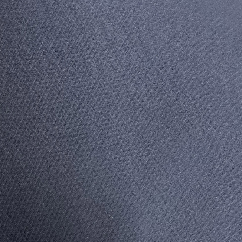Tunt tyg i Jeanslook med lite stretch, se vårt sortiment av heminredning, garn & tyger. Alltid till bra priser.