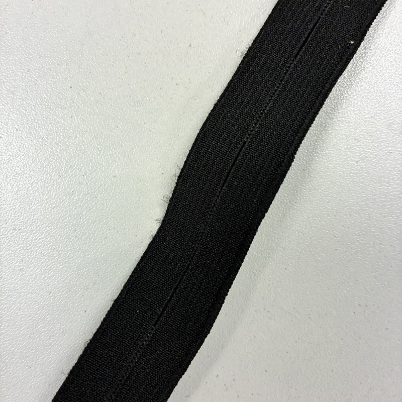 Knapphålsresår 18mm svart mv, se vårt sortiment av heminredning, garn & tyger. Alltid till bra priser.