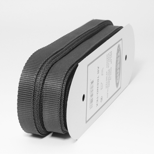 Väskband  30 mm Svart 003, se vårt sortiment av heminredning, garn & tyger. Alltid till bra priser.