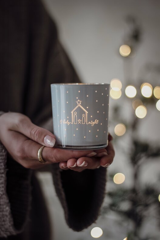 Ljuslykta i glas,  holy night, se vårt sortiment av heminredning, garn & tyger. Alltid till bra priser.