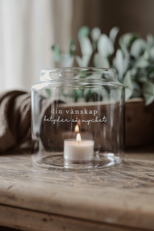 Lykta/burk i glas Din vänskap betyder så mycket, se vårt sortiment av heminredning, garn & tyger. Alltid till bra priser.