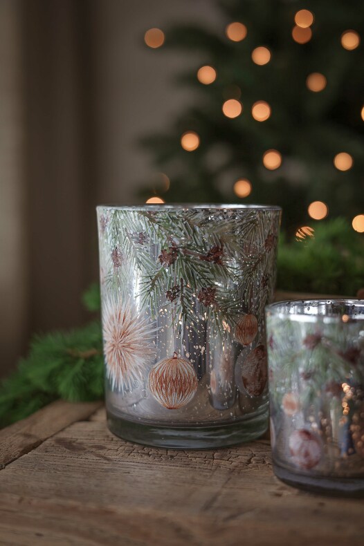 Ljuslykta i glas ifrån Majas, Christmas ornaments, se vårt sortiment av heminredning, garn & tyger. Alltid till bra priser.