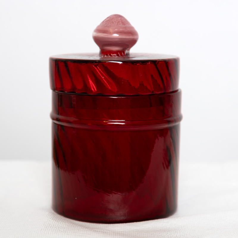 Glasburk med lock, röd, ca 10x15cm, se vårt sortiment av heminredning, garn & tyger. Alltid till bra priser.