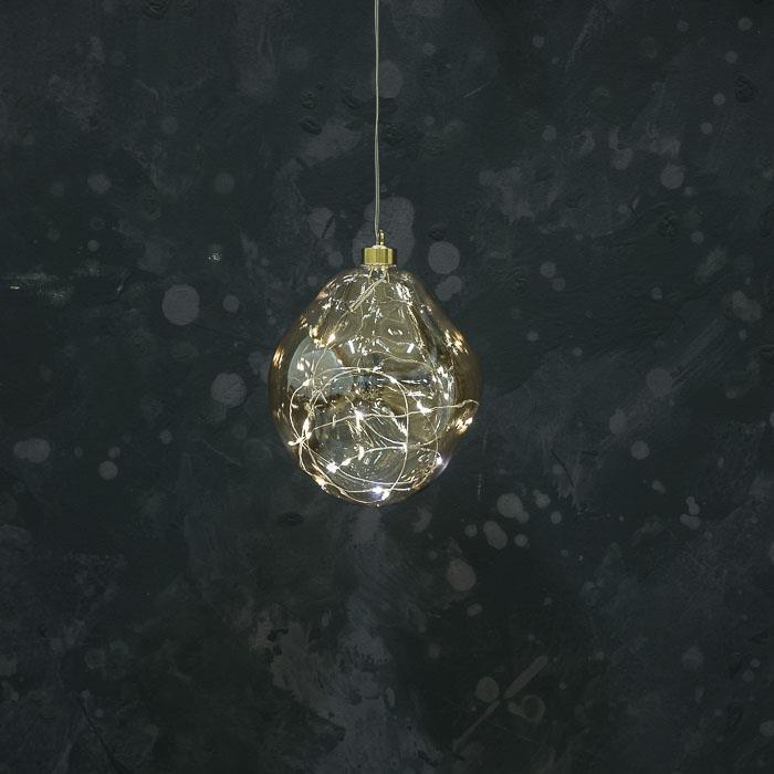 Glasboll bärnstensfärgad med Led slinga 10cm i diameter, se vårt sortiment av heminredning, garn & tyger. Alltid till bra priser.