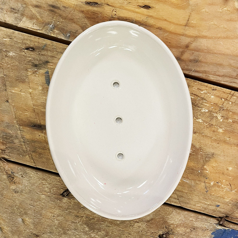 Tvålkopp i keramik, se vårt sortiment av heminredning, garn & tyger. Alltid till bra priser.