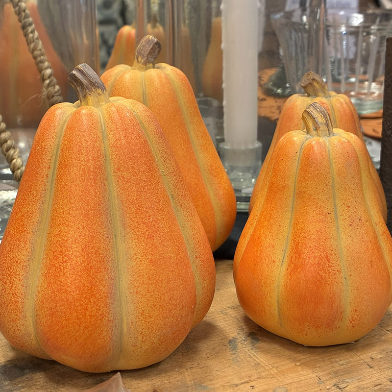 Pumpa orange 10x10x13cm, se vårt sortiment av heminredning, garn & tyger. Alltid till bra priser.