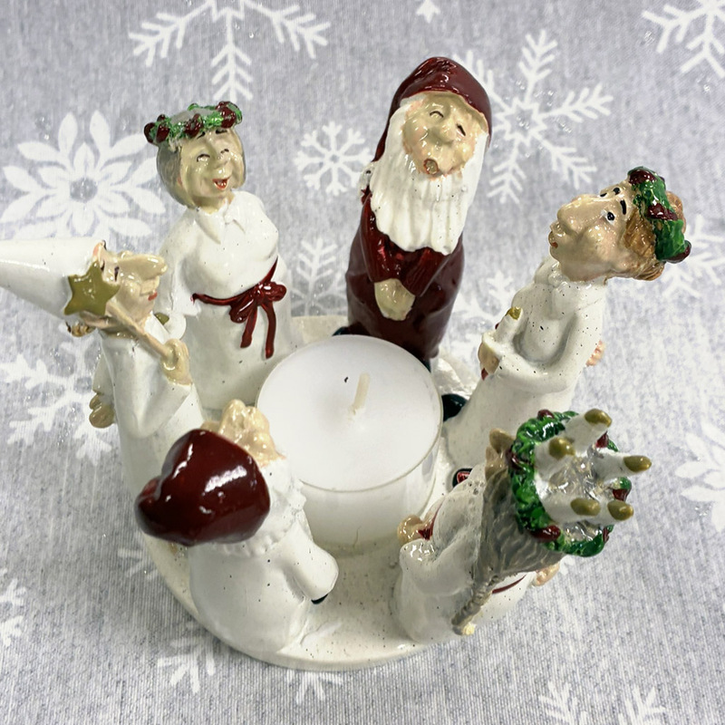 Luciaring, ljuslykta för värmeljus, se vårt sortiment av heminredning, garn & tyger. Alltid till bra priser.