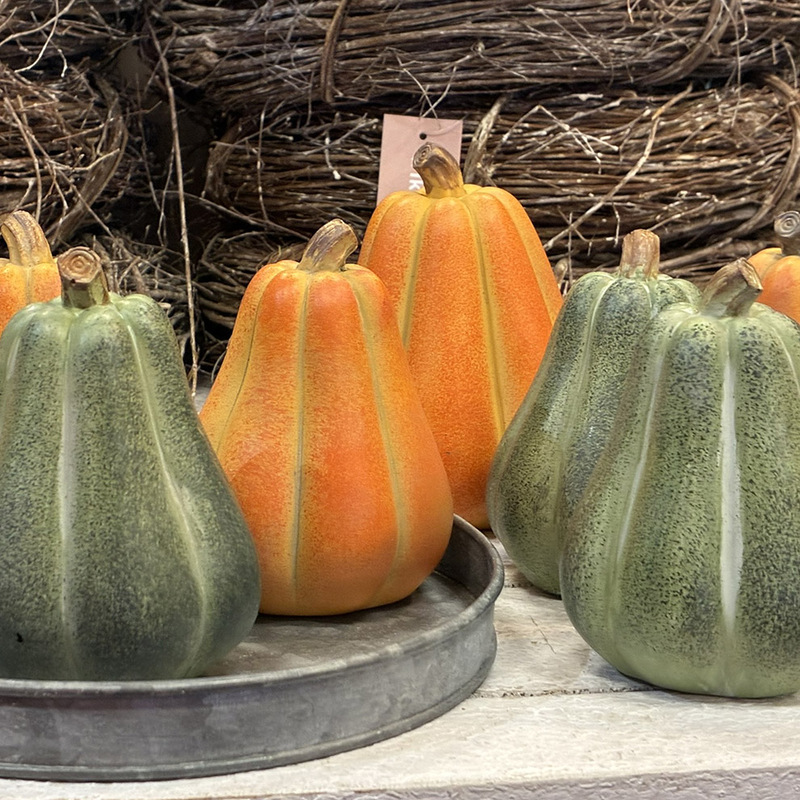 Pumpa grön 8,5x8,5x10,5cm, se vårt sortiment av heminredning, garn & tyger. Alltid till bra priser.