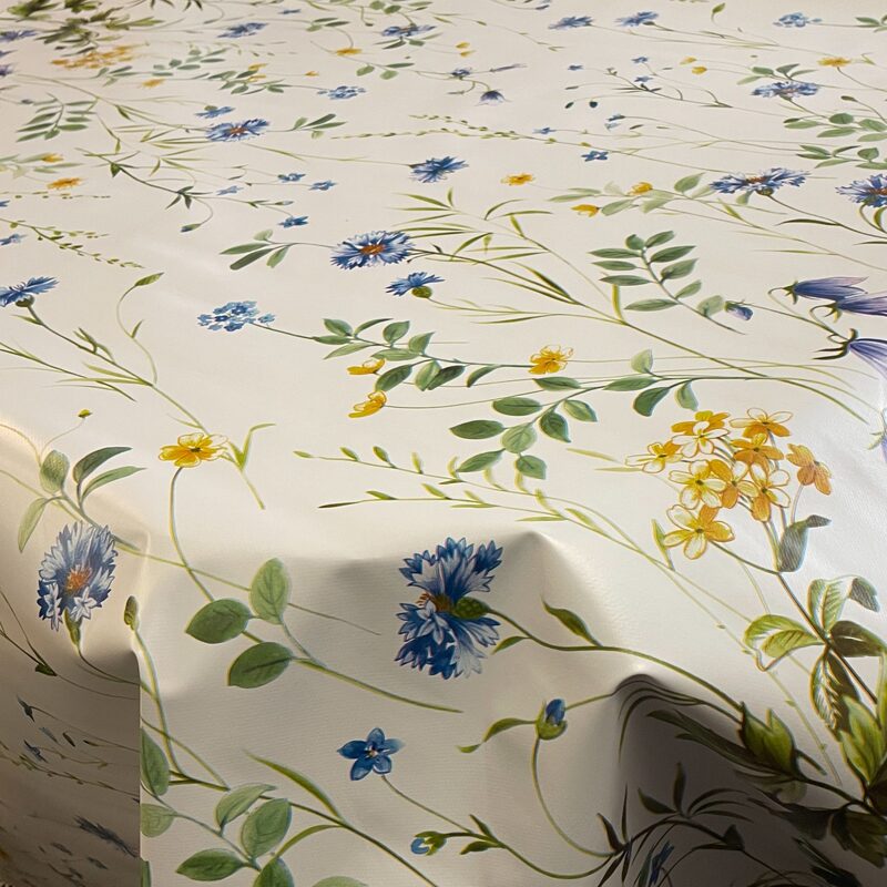 Vaxduk 140cm Blåklint, vaxduk, se vårt sortiment av heminredning, garn & tyger. Alltid till bra priser.