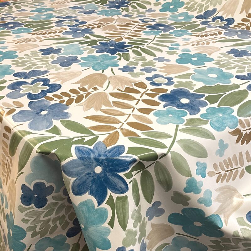 Vaxduk 140cm Sköna Blå, se vårt sortiment av heminredning, garn & tyger. Alltid till bra priser.