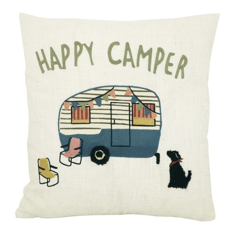 Kuddfodral Happy Camper 45x45 cm, se vårt sortiment av heminredning, garn & tyger. Alltid till bra priser.