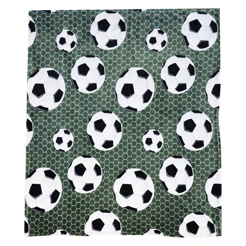 Pläd med fotbollar 130x150 cm, grön, se vårt sortiment av heminredning, garn & tyger. Alltid till bra priser.