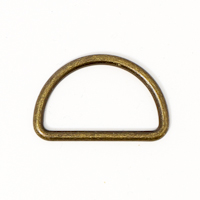 D-ring, 15 mm antikmässing, se vårt sortiment av heminredning, garn & tyger. Alltid till bra priser.