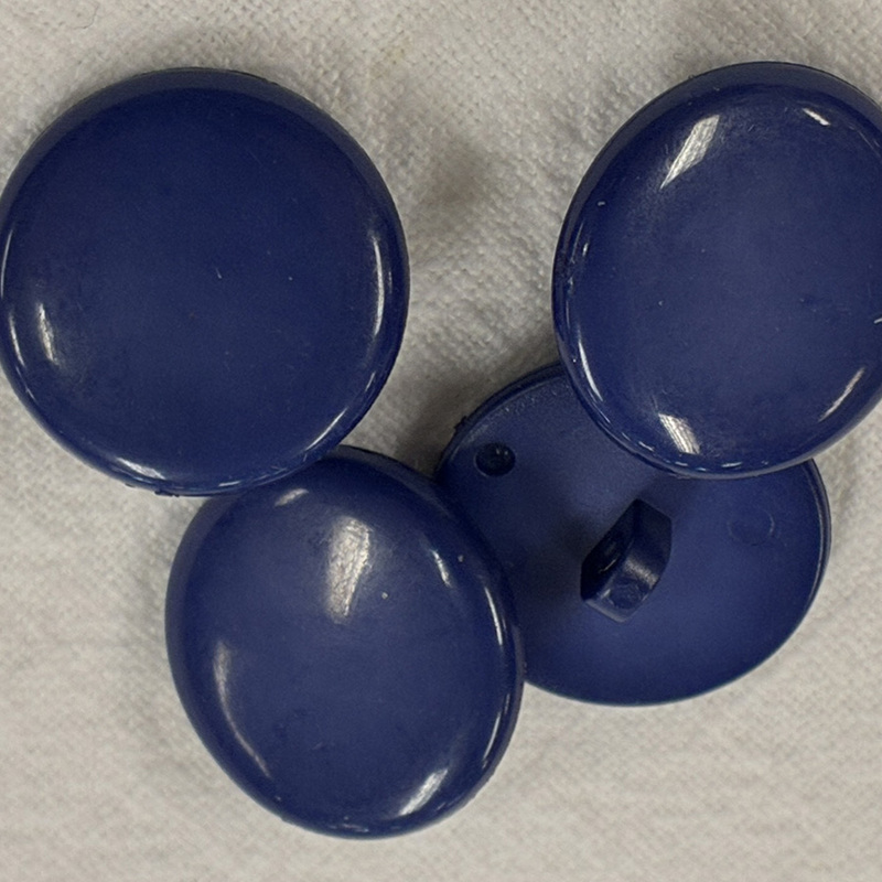 knapp baksydd, blå 22mm, se vårt sortiment av heminredning, garn & tyger. Alltid till bra priser.