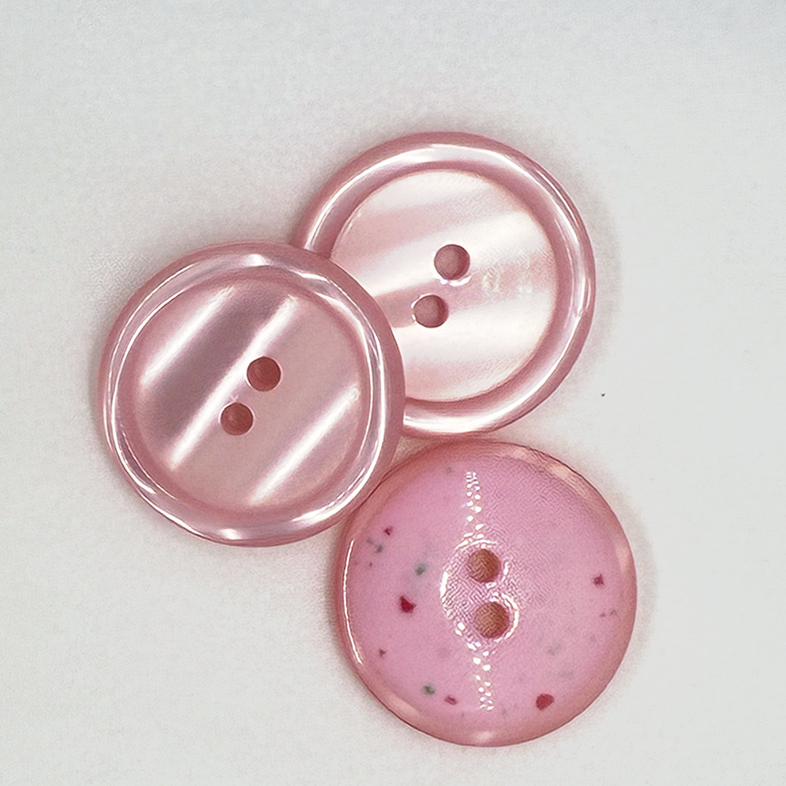 Knapp 23mm rosa, se vårt sortiment av heminredning, garn & tyger. Alltid till bra priser.
