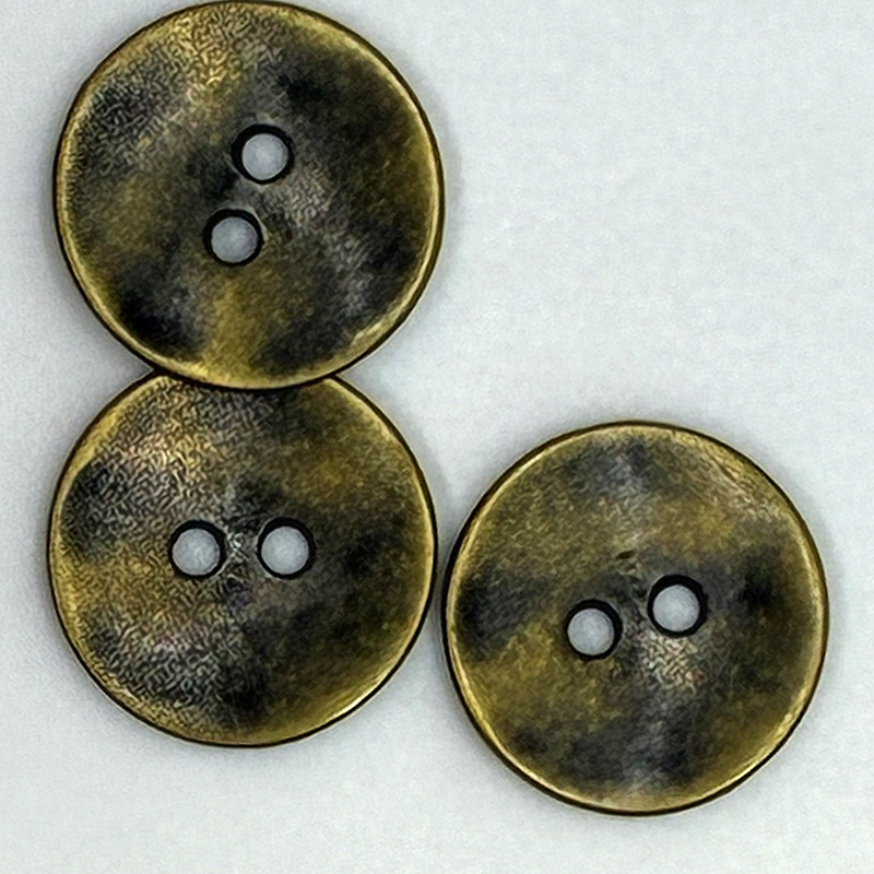 Knapp metall, brons, 18 mm, se vårt sortiment av heminredning, garn & tyger. Alltid till bra priser.