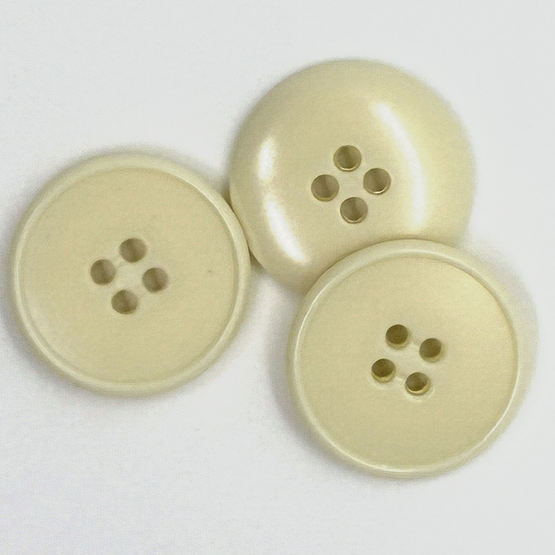 offwhite knapp 4 hål 22 mm, se vårt sortiment av heminredning, garn & tyger. Alltid till bra priser.