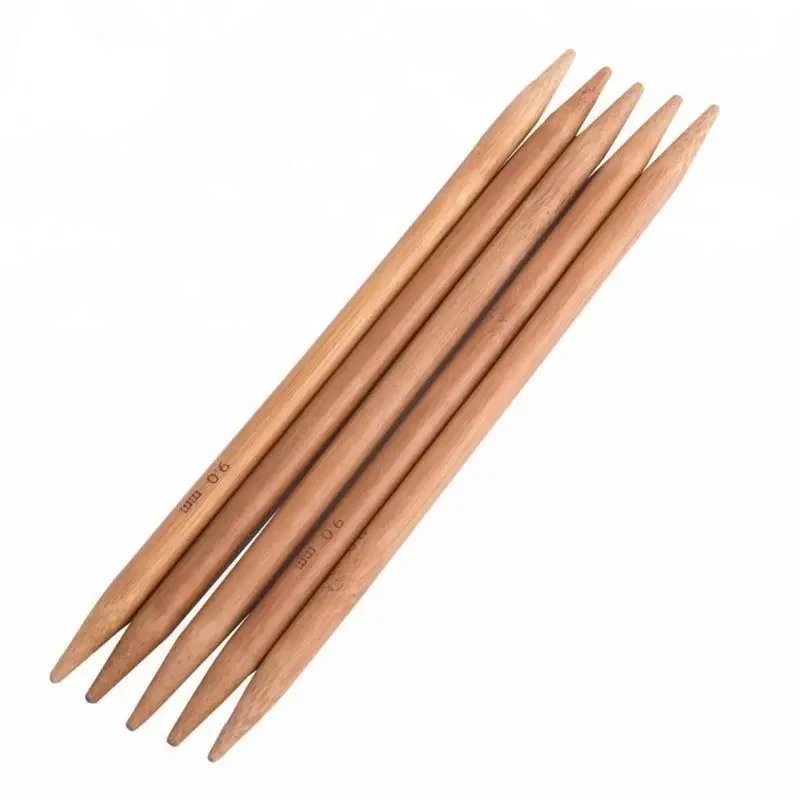 Strumpstickor bambu 20 cm 2,5 mm, se vårt sortiment av heminredning, garn & tyger. Alltid till bra priser.