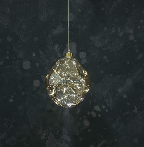 Glasboll bärnstensfärgad med Led slinga, se vårt sortiment av heminredning, garn & tyger. Alltid till bra priser.
