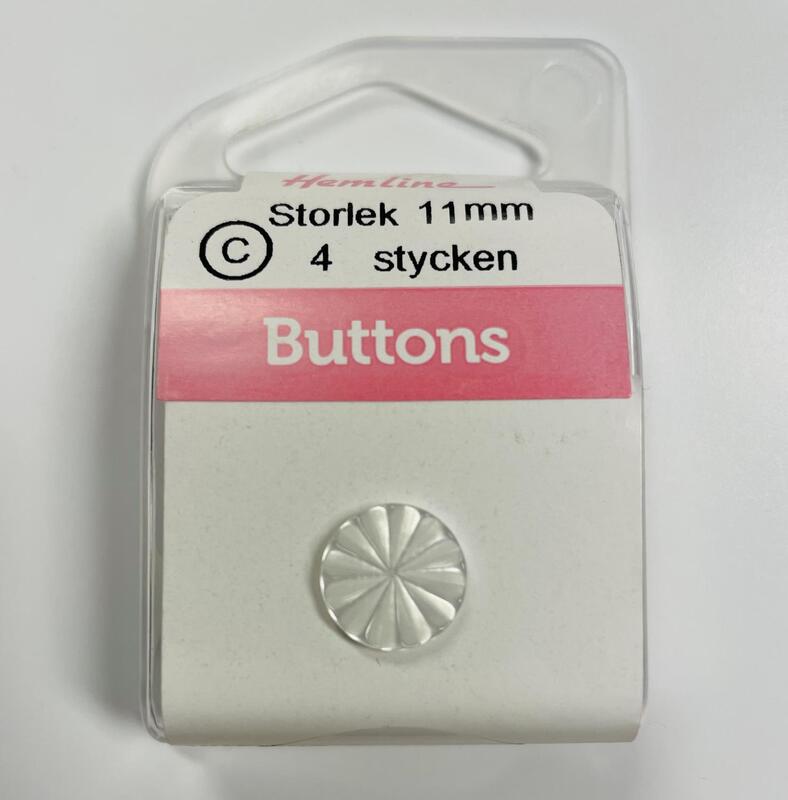 Vit knapp,15mm, 4st, Knappask C, se vårt sortiment av heminredning, garn & tyger. Alltid till bra priser.