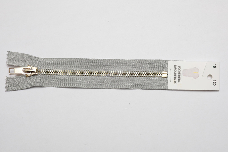 Blixtlås Glitter  Silver, 15 cm, se vårt sortiment av heminredning, garn & tyger. Alltid till bra priser.