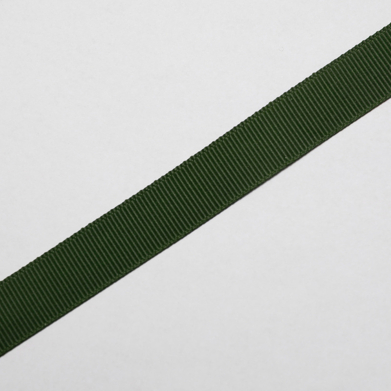 Ripsband 15mm grön, se vårt sortiment av heminredning, garn & tyger. Alltid till bra priser.