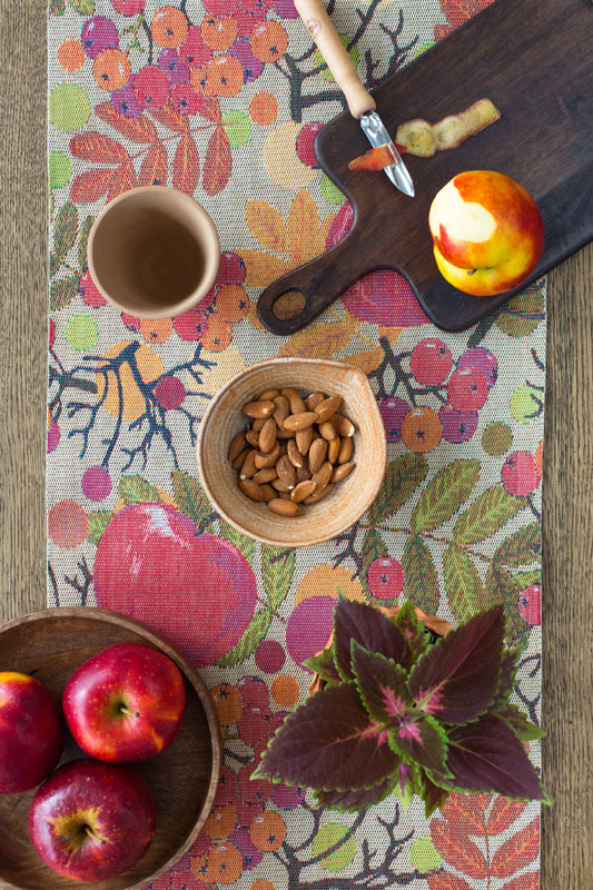 Bordslöpare Äpplebär, Ekelunds 35*140, se vårt sortiment av heminredning, garn & tyger. Alltid till bra priser.