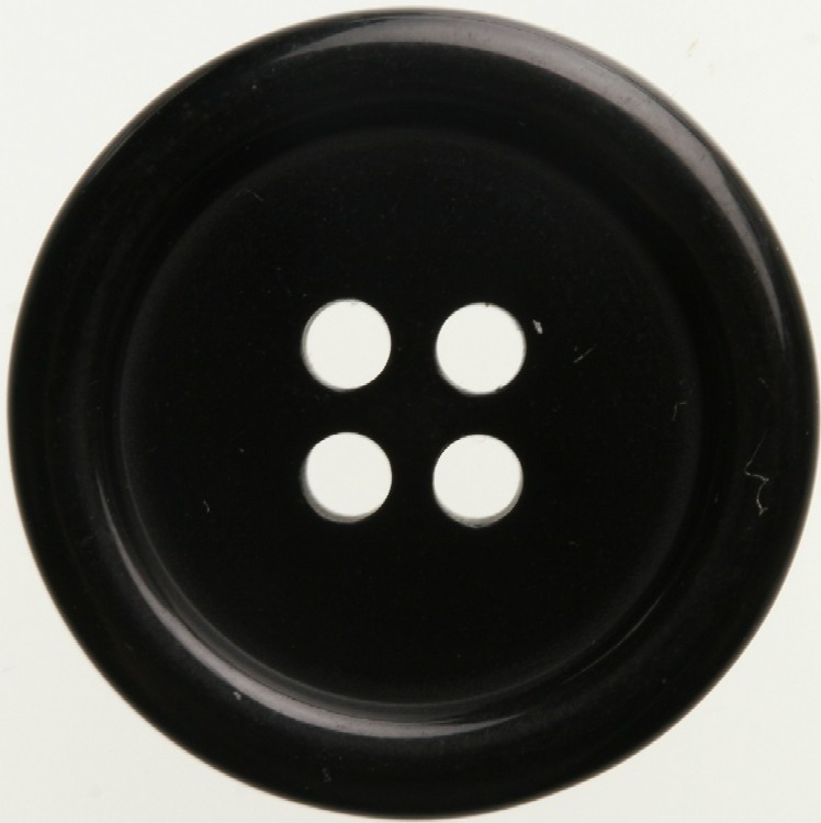 Blank svart knapp 28mm 4st i ask, se vårt sortiment av heminredning, garn & tyger. Alltid till bra priser.