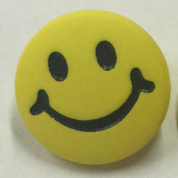 Gul knapp,smiley 15mm,6st, Knappask C, se vårt sortiment av heminredning, garn & tyger. Alltid till bra priser.
