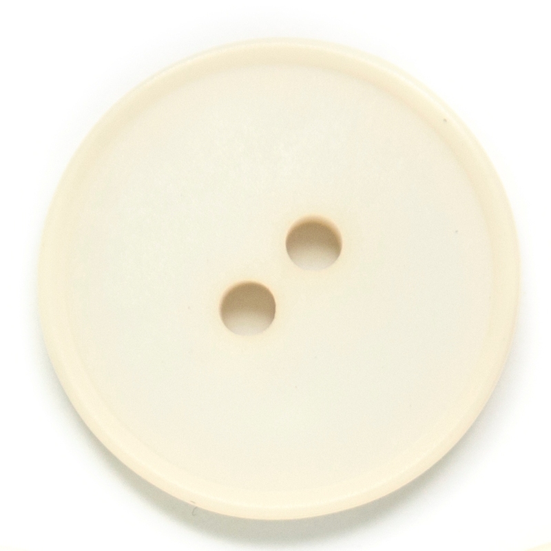 Offwhite knapp,23mm. Knappask C, se vårt sortiment av heminredning, garn & tyger. Alltid till bra priser.