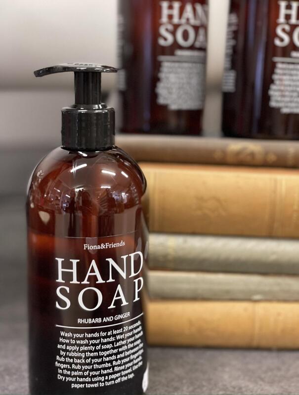 Hand soap Rhubarb & Ginger, se vårt sortiment av heminredning, garn & tyger. Alltid till bra priser.