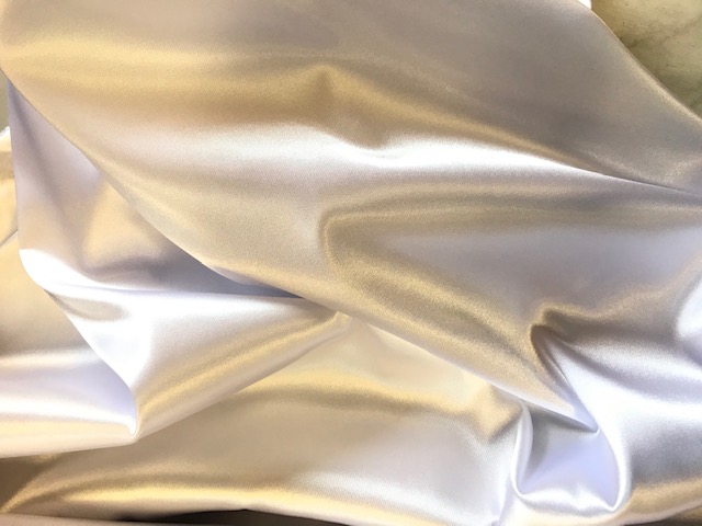 Stretch satin vit 1, se vårt sortiment av heminredning, garn & tyger. Alltid till bra priser.