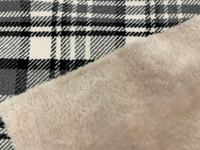 Svart vit rutig fleece fodrad , se vårt sortiment av heminredning, garn & tyger. Alltid till bra priser.