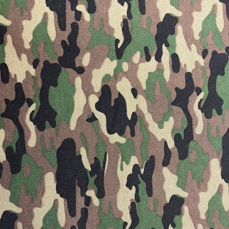 Jogging kamouflage grön  , se vårt sortiment av heminredning, garn & tyger. Alltid till bra priser.