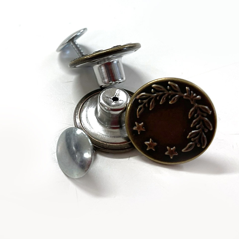 Jeansknapp brons17 mm, se vårt sortiment av heminredning, garn & tyger. Alltid till bra priser.