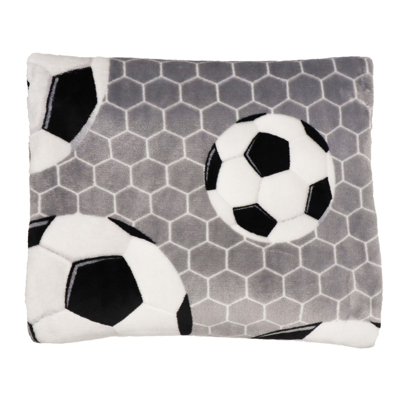 Pläd med fotbollar 130x150 cm, grå, se vårt sortiment av heminredning, garn & tyger. Alltid till bra priser.