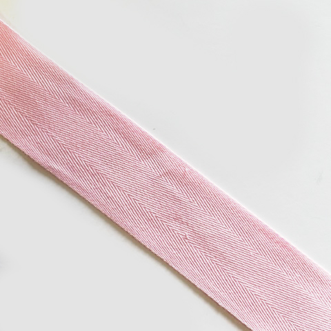 Dekorband rosa 32 mm , se vårt sortiment av heminredning, garn & tyger. Alltid till bra priser.
