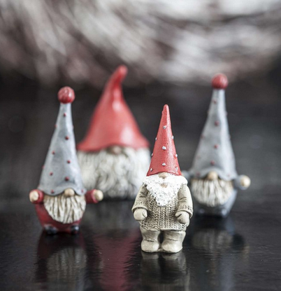 Tomtar familjen Johansson, se vårt sortiment av heminredning, garn & tyger. Alltid till bra priser.