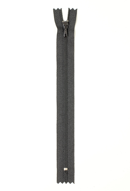 Blixtlås Y180 med lås 22 cm Svart 580, se vårt sortiment av heminredning, garn & tyger. Alltid till bra priser.