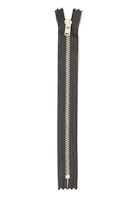 Blixtlås Y220 Jeans/Byxa 4mm silver 10cm Vit 501, se vårt sortiment av heminredning, garn & tyger. Alltid till bra priser.